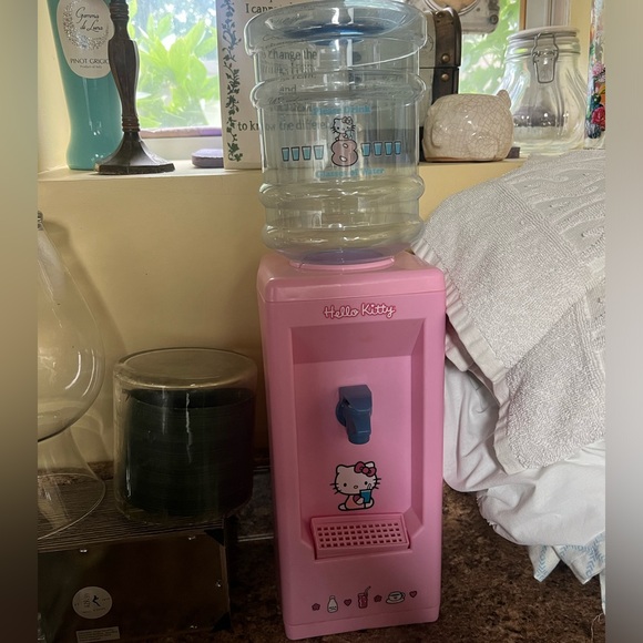 Hello Kitty Water Dispenser - Picture 6 of 6